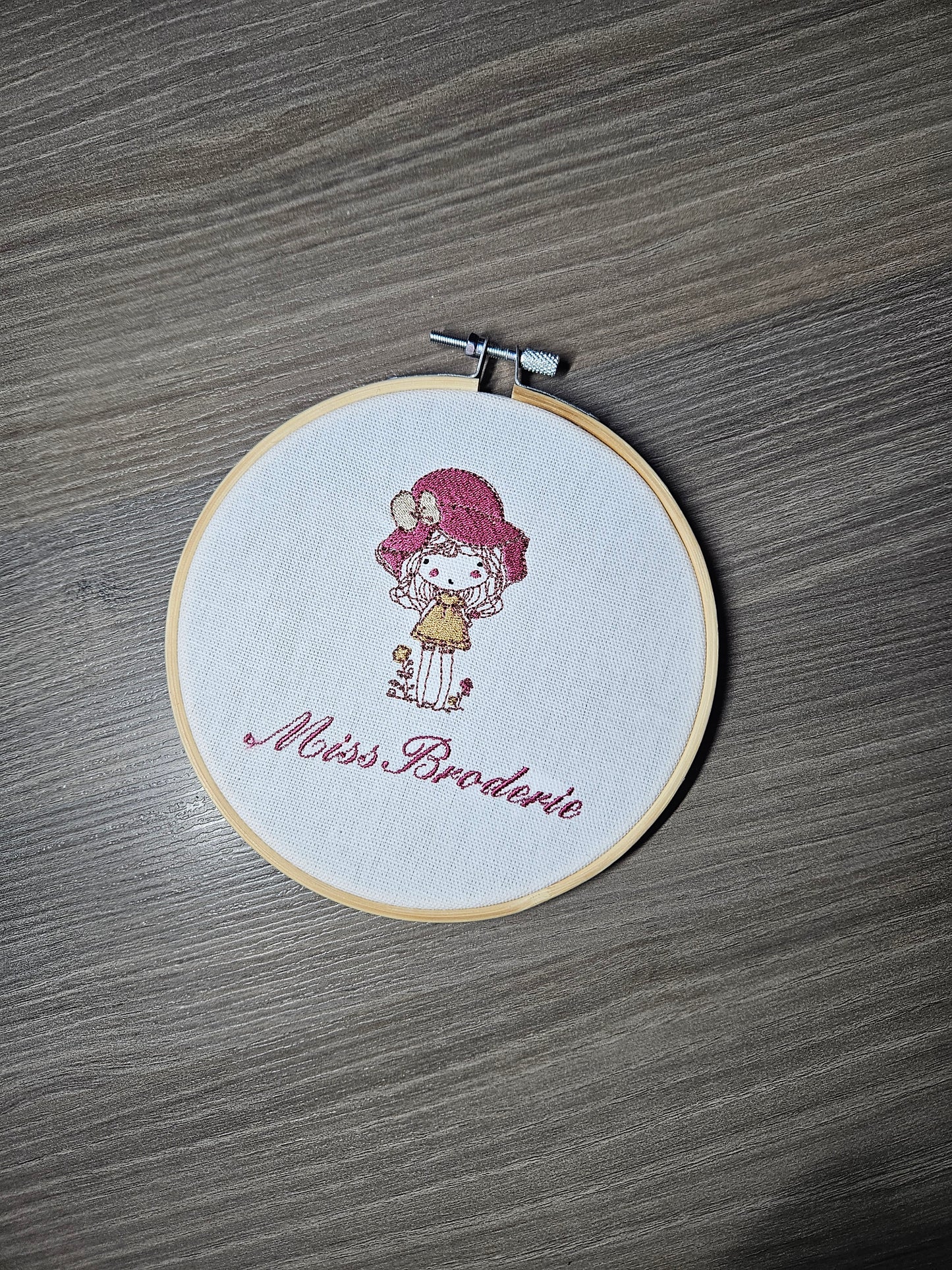 Cadeau de naissance personnalisé. Cadre de naissance personnalisé. Broderie personnalisée pour cadeau personnalisé. Cadre personnalisé. Miss broderie abbeville